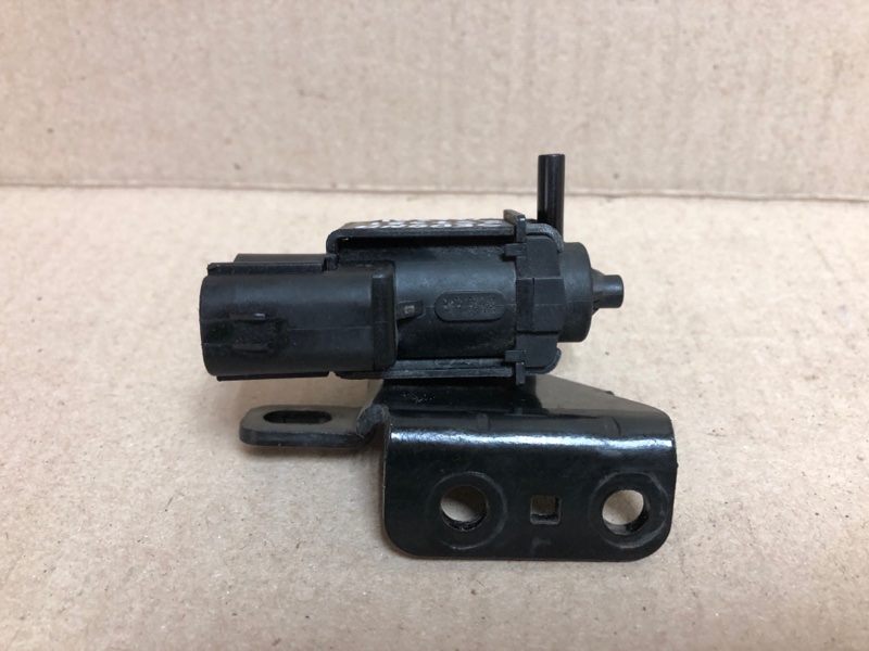 Клапан электромагнитный (вакуумный) KIA SEDONA 14-18 YP 3.3 G6DM