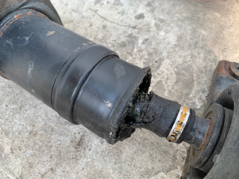 Карданный вал задний JUKE 10-19 2012 Хетчбек 1.6 MR16DDT