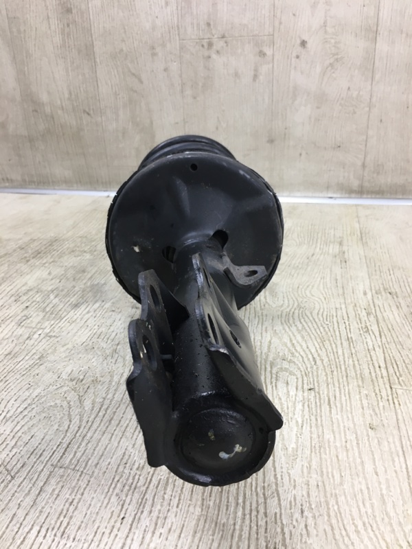 Амортизатор передний левый MATRIX 08-14 2008 Хэтчбек 1.8 2ZRFE