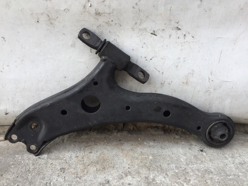 Рычаг передней подвески нижний правый TOYOTA CAMRY 30 02-06 Седан 2.4 2AZFE Рычаг передней подвески нижний правый TOYOTA CAMRY 30 02-06 Седан 2.4 2AZFE