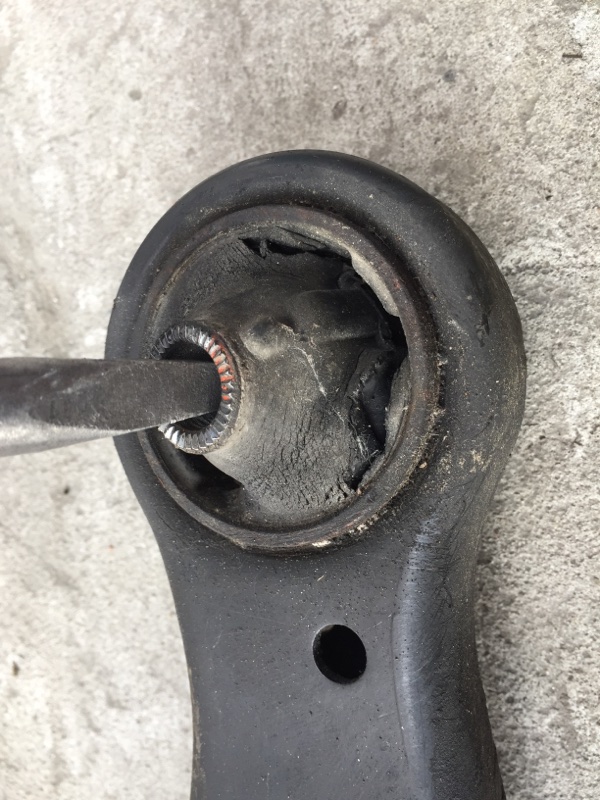 Рычаг передней подвески нижний правый CAMRY 30 02-06 2006 Седан 2.4 2AZFE Рычаг передней подвески нижний правый CAMRY 30 02-06 2006 Седан 2.4 2AZFE