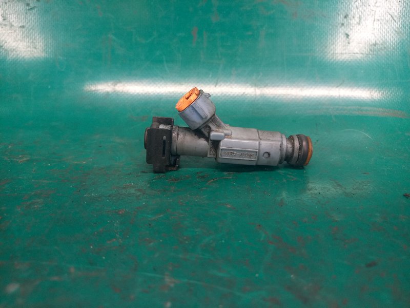 Запчасть форсунка топливная KIA SORENTO XM 09-14 2010 Внедорожник 2.4 G4KE 35310-2G300 Б/У Форсунка топливная KIA SORENTO XM 09-14 2010 Внедорожник 2.4 G4KE 35310-2G300 Б/У