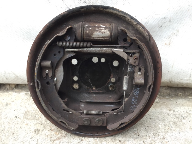 Тормозной механизм правый FORD FIESTA 08-17 2013 Хэтчбек 1.6 XDEZ 8V5Z-2211-B Б/У