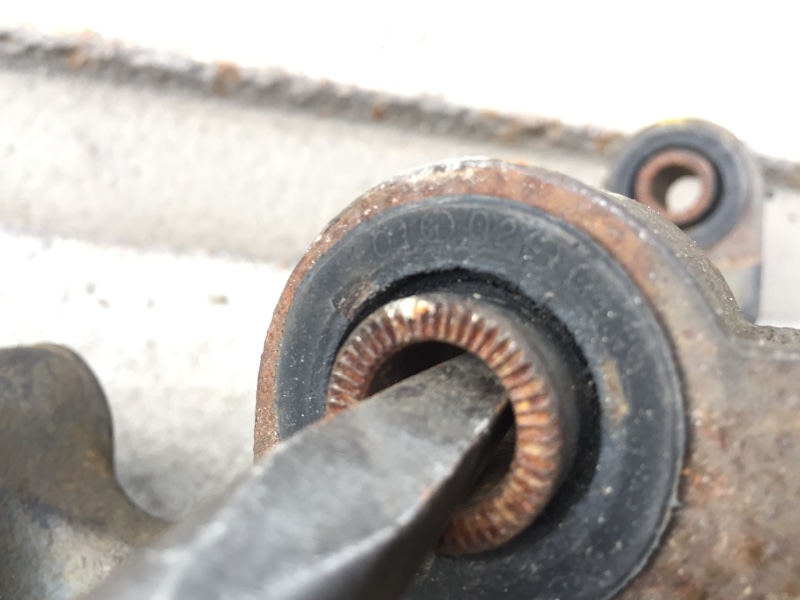 Цапфа правая CAMRY 30 02-06 2006 Седан 2.4 2AZFE Цапфа правая CAMRY 30 02-06 2006 Седан 2.4 2AZFE