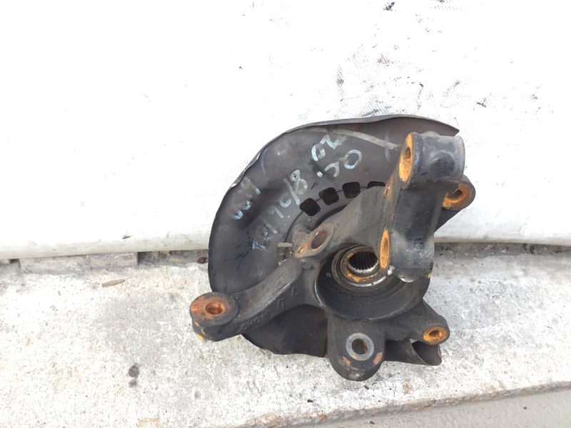 Кулак поворотный левый CAMRY 30 02-06 2006 Седан 2.4 2AZFE