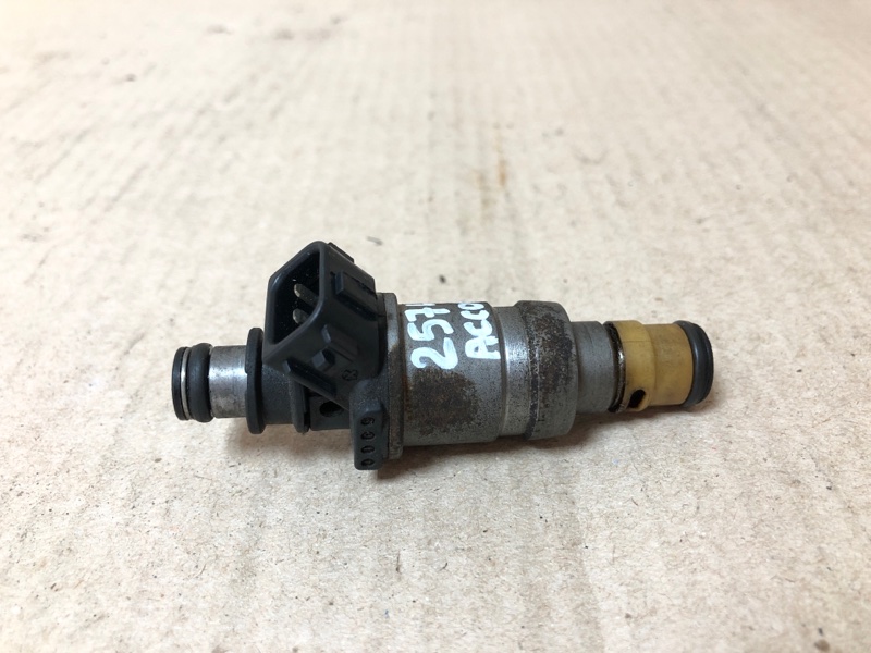 Форсунка топливная HONDA ACCORD CG 97-02 CG1 3.0 J30A1