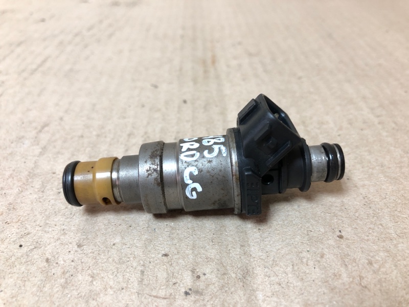 Форсунка топливная HONDA ACCORD CG 97-02 1999 CG1 3.0 J30A1 06164-P8A-A00 Б/У