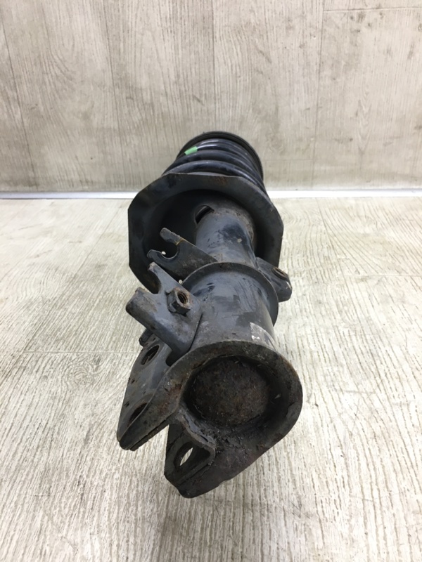 Амортизатор передний правый SX4 06-13 2008 Седан 2.0 J20A