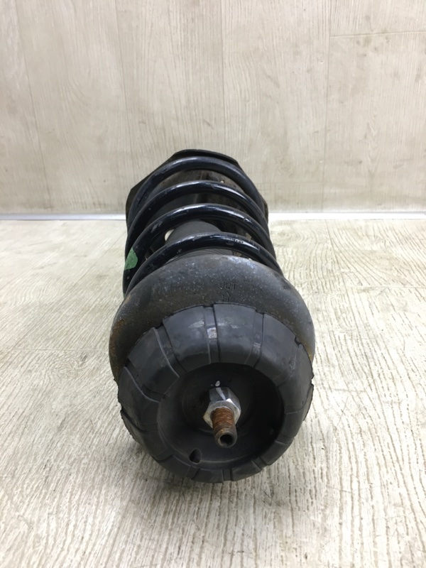 Амортизатор передний правый SX4 06-13 2008 Седан 2.0 J20A