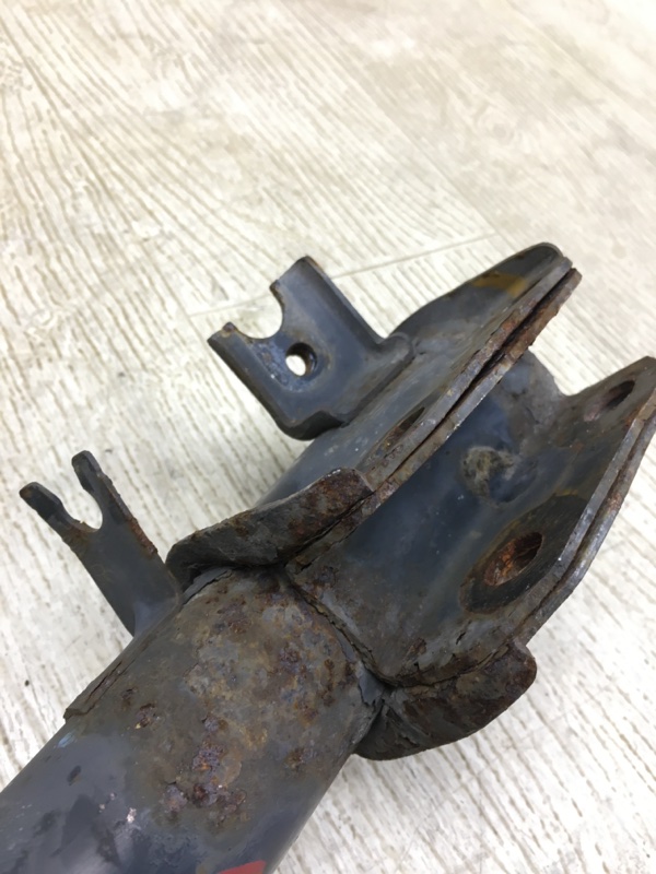 Амортизатор передний правый SX4 06-13 2008 Седан 2.0 J20A