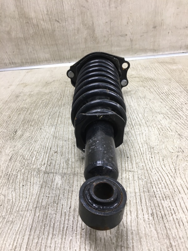 Амортизатор задний левый TOYOTA MATRIX 08-14 Хэтчбек 1.8 2ZRFE