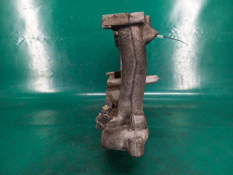 Коллектор впускной S70 97-00 1999 Седан 2.5 Коллектор впускной S70 97-00 1999 Седан 2.5