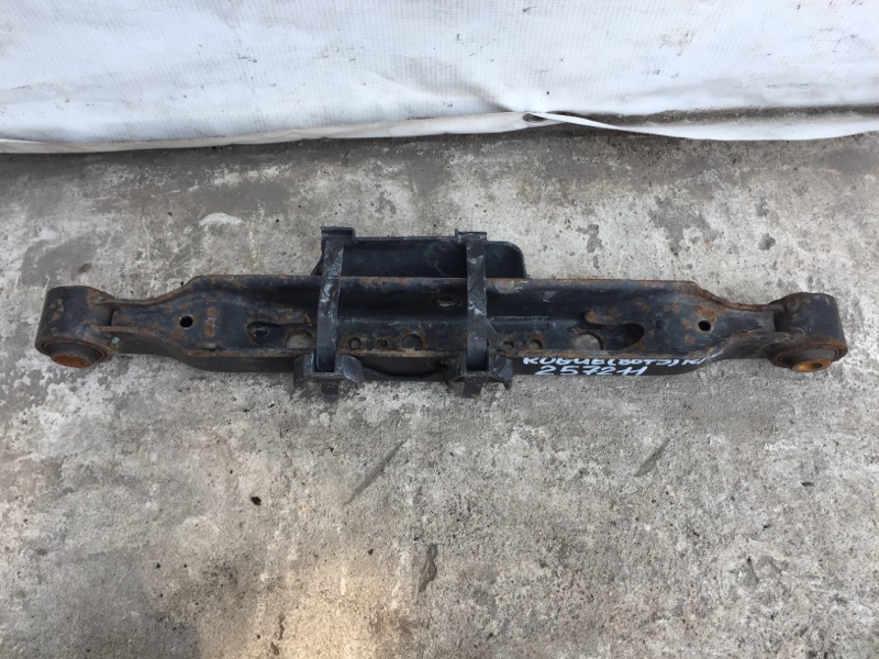 Рычаг задней подвески поперечный нижний правый X-TRAIL/ROGUE T32 13-20 2016 T32 2.5 QR25DE