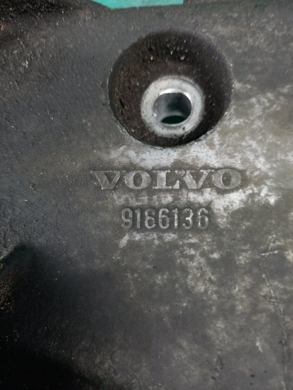 Кронштейн генератора S70 97-00 1999 Седан 2.5