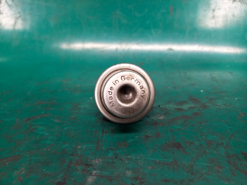 Клапан давления топлива S70 97-00 1999 Седан 2.5 Клапан давления топлива S70 97-00 1999 Седан 2.5