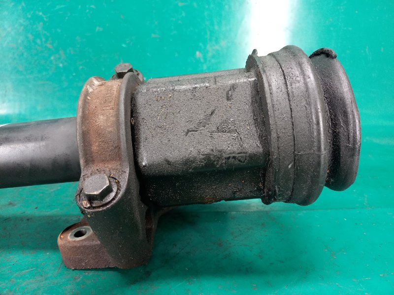 Вал промежуточный привода S70 97-00 1999 Седан 2.5 Вал промежуточный привода S70 97-00 1999 Седан 2.5