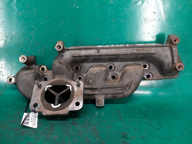 Коллектор выпускной VOLVO S70 97-00 Седан 2.5 Коллектор выпускной VOLVO S70 97-00 Седан 2.5