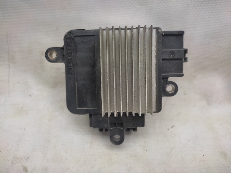 Блок управления вентилятором радиатора GS350 GS300 05-11