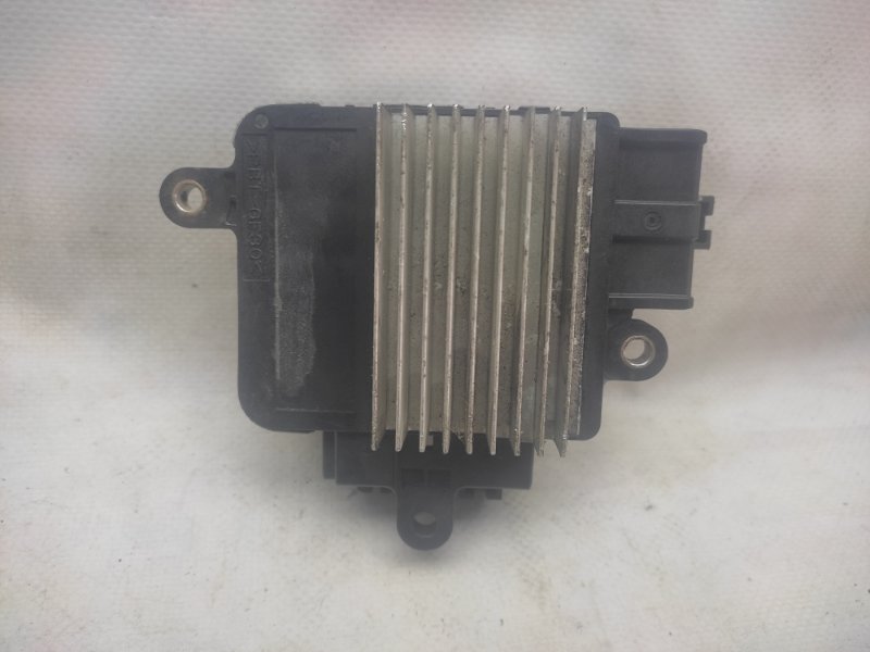 Блок управления вентилятором радиатора GS350 GS300 05-11