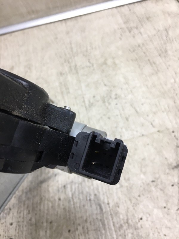 Стеклоподъемник задний левый CX-9 06-16 2012 3.7 CA Стеклоподъемник задний левый CX-9 06-16 2012 3.7 CA