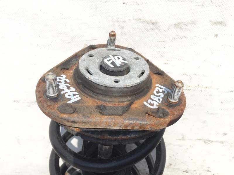 Амортизатор передний правый TOYOTA PRIUS - 30 09-17 ZVW30 2ZR-FXE Амортизатор передний правый TOYOTA PRIUS - 30 09-17 ZVW30 2ZR-FXE