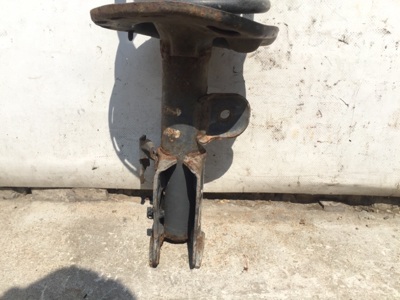 Амортизатор передний правый PRIUS - 30 09-17 2013 ZVW30 2ZR-FXE Амортизатор передний правый PRIUS - 30 09-17 2013 ZVW30 2ZR-FXE