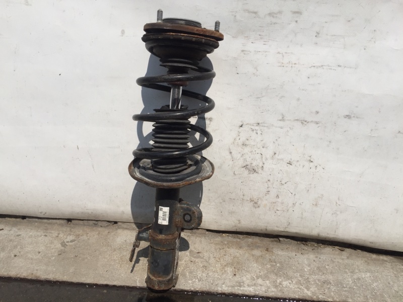 Амортизатор передний левый PRIUS - 30 09-17 2013 ZVW30 2ZR-FXE Амортизатор передний левый PRIUS - 30 09-17 2013 ZVW30 2ZR-FXE