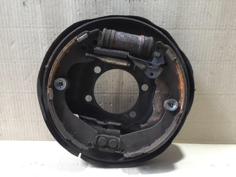 Тормозной механизм задний левый NISSAN NV200 USA 13- 2017 M20X 2.0 MR20DE 44010-3LM0B Б/У