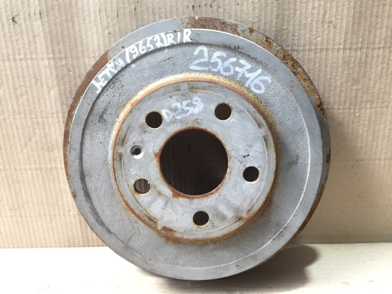 Тормозной барабан VOLKSWAGEN JETTA USA 10-17 2011 CBTA 2.5L 5C0 609 617 A Б/У