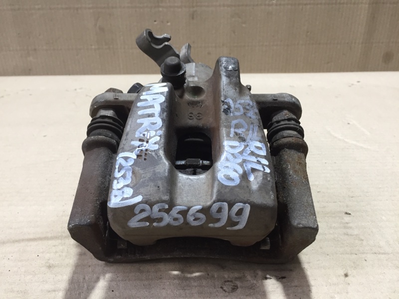 Суппорт тормозной задний левый MATRIX 08-14 2008 Хэтчбек 1.8 2ZRFE