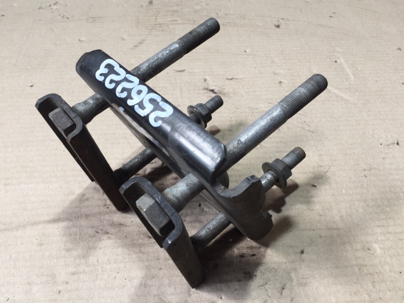 Крепление рессоры NISSAN NV200 USA 13- 2017 M20X 2.0 MR20DE 55247-3LM0B Б/У