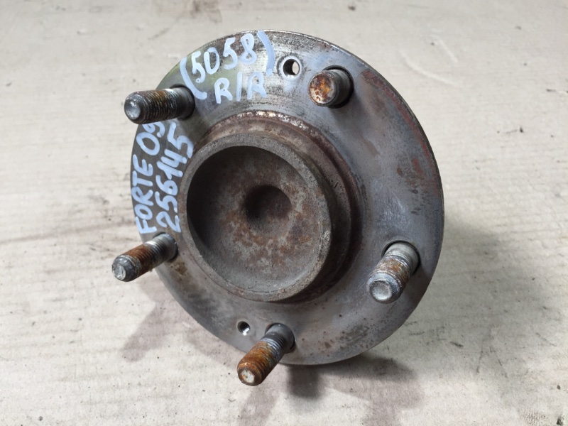 Ступица задняя KIA FORTE/CERATO TD 08-13 2012 Седан G4KD 2.0L 52730-1M000 Б/У