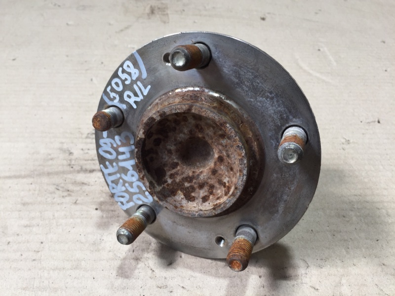 Ступица задняя KIA FORTE/CERATO TD 08-13 2012 Седан G4KD 2.0L 52730-1M000 Б/У