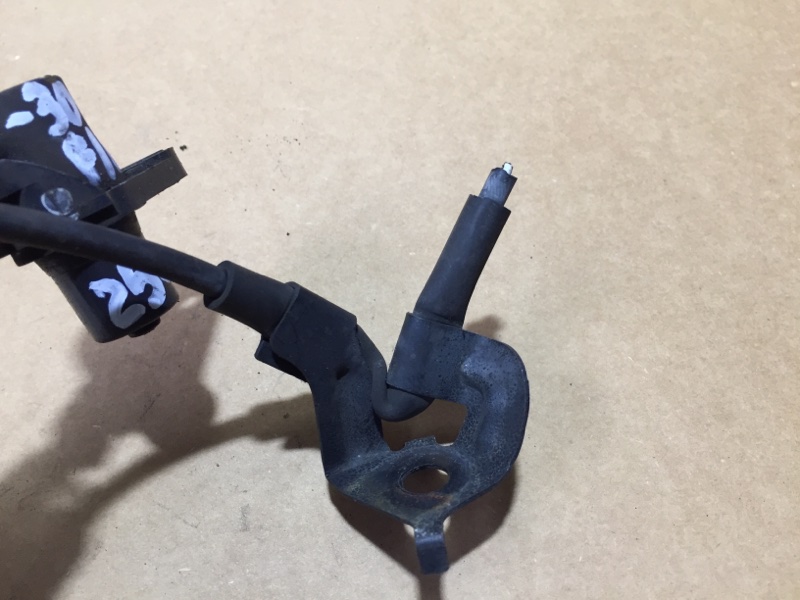 Датчик ABS передний левый CAMRY 30 02-06 2006 Седан 2.4 2AZFE Датчик ABS передний левый CAMRY 30 02-06 2006 Седан 2.4 2AZFE