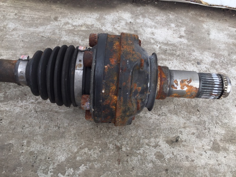 Привод задний левый IS300 99-05 2000 JCE10L 3.0 2JZGE Привод задний левый IS300 99-05 2000 JCE10L 3.0 2JZGE