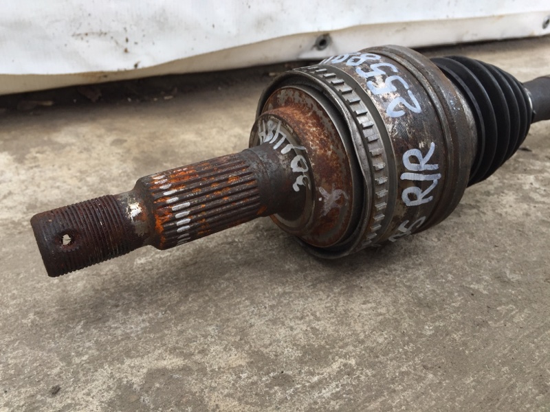 Привод задний правый IS300 99-05 2000 JCE10L 3.0 2JZGE