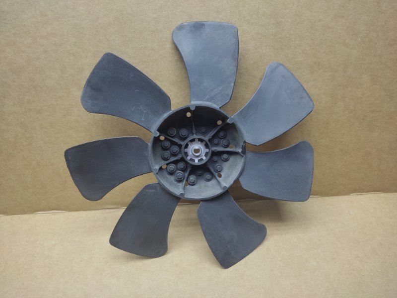 Крыльчатка вентилятора основного радиатора 6 GG 02-07