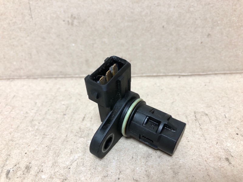 Запчасть датчик положения распредвала HYUNDAI TUCSON TL 15-20 2017 кроссовер 2.0 G4NC 39350-23910 Б/У Датчик положения распредвала HYUNDAI TUCSON TL 15-20 2017 кроссовер 2.0 G4NC 39350-23910 Б/У