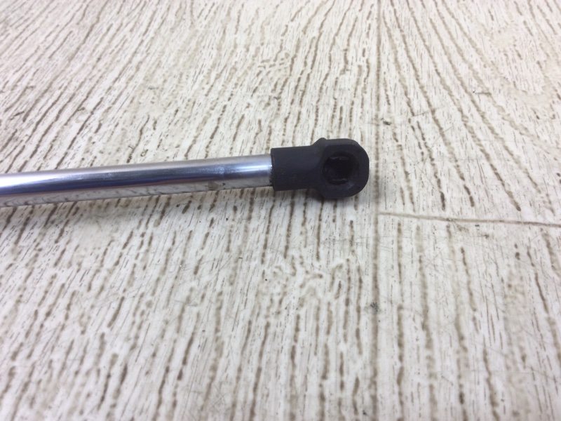 Амортизатор крышки багажника левый MAZDA CX-9 06-16 3.7 CA Амортизатор крышки багажника левый MAZDA CX-9 06-16 3.7 CA