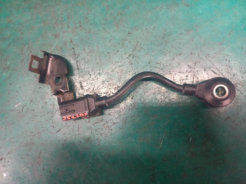 Датчик детонации HONDA CIVIC ES 00-05 2001 Седан 1.6 D16W7 30530-PLE-004 Б/У