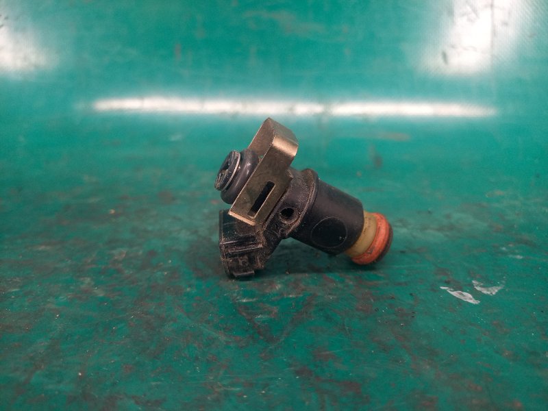 Форсунка топливная CIVIC ES 00-05 2001 Седан 1.6 D16W7