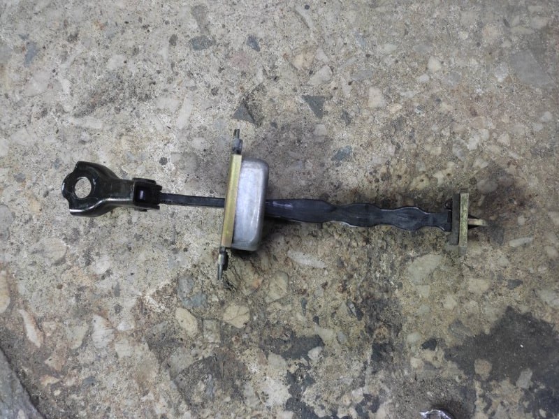 Ограничитель двери задний правый G25/G35/G37/Q40 06-14 2007 Седан 3.5 VQ35HR