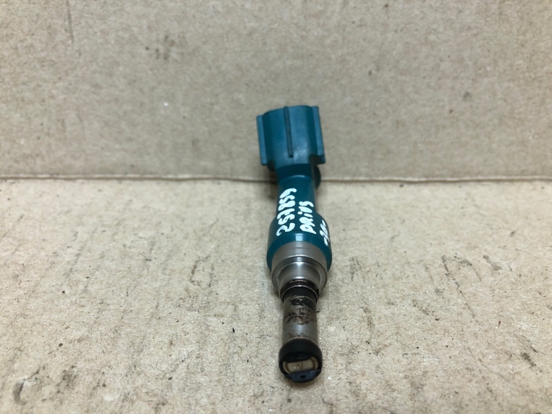 Форсунка топливная PRIUS - 30 09-17 ZVW30 Форсунка топливная PRIUS - 30 09-17 ZVW30