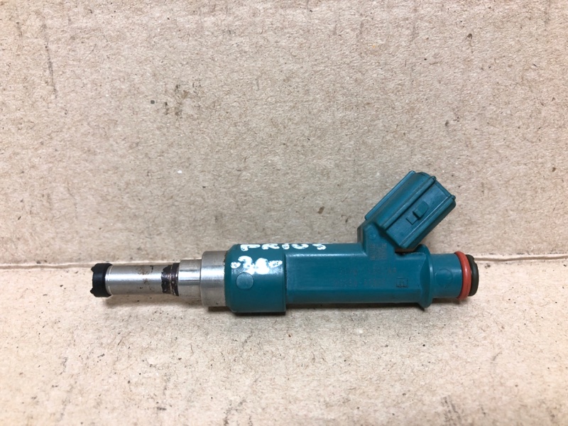 Запчасть форсунка топливная TOYOTA PRIUS - 30 09-17 ZVW30 23209-39196 Б/У Форсунка топливная TOYOTA PRIUS - 30 09-17 ZVW30 23209-39196 Б/У