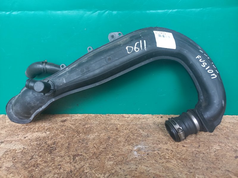 Запчасть патрубок воздушного фильтра FORD FUSION 14- 2015 Седан C15HDTX DS7Z-9C623-G Б/У Патрубок воздушного фильтра FORD FUSION 14- 2015 Седан C15HDTX DS7Z-9C623-G Б/У