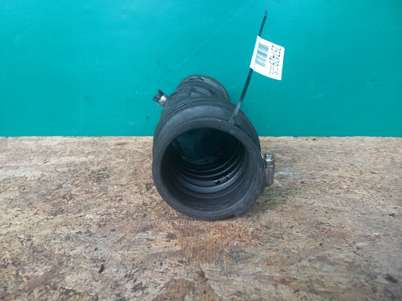 Патрубок воздушного фильтра FORD FUSION 14- Седан C15HDTX