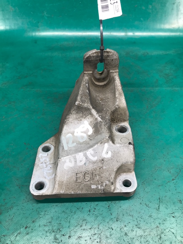 Кронштейн опоры двигателя левый M35/M45 04-10 2008 Седан 3.5 VQ35DE