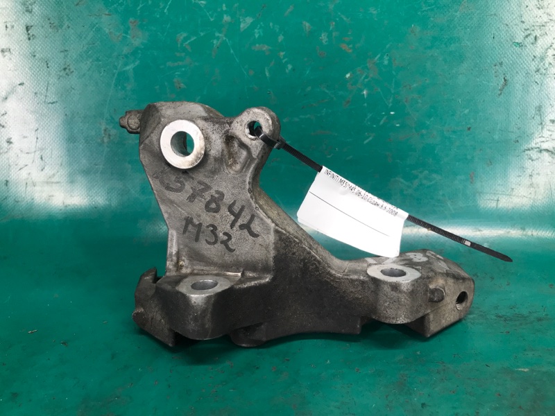 Кронштейн компрессора кондиционера INFINITI M35/M45 04-10 2008 Седан 3.5 VQ35DE 11910-AM600 Б/У
