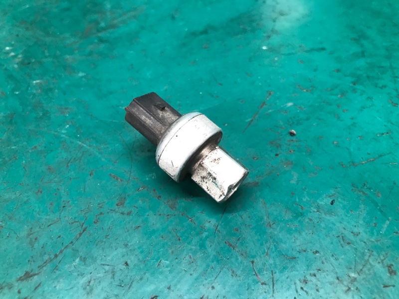 Датчик давления кондиционера FORD FUSION 14- 2015 Седан C15HDTX HG1Z-19D594-A Б/У