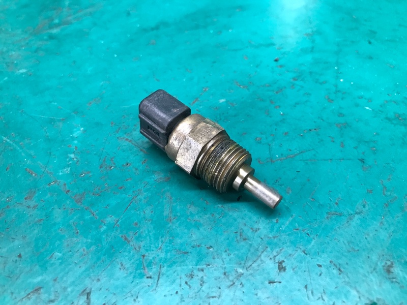 Датчик температуры охлаждающей жидкости HYUNDAI ELANTRA MD 10-15 2014 Седан 1.8 G4NB 3922038030 Б/У